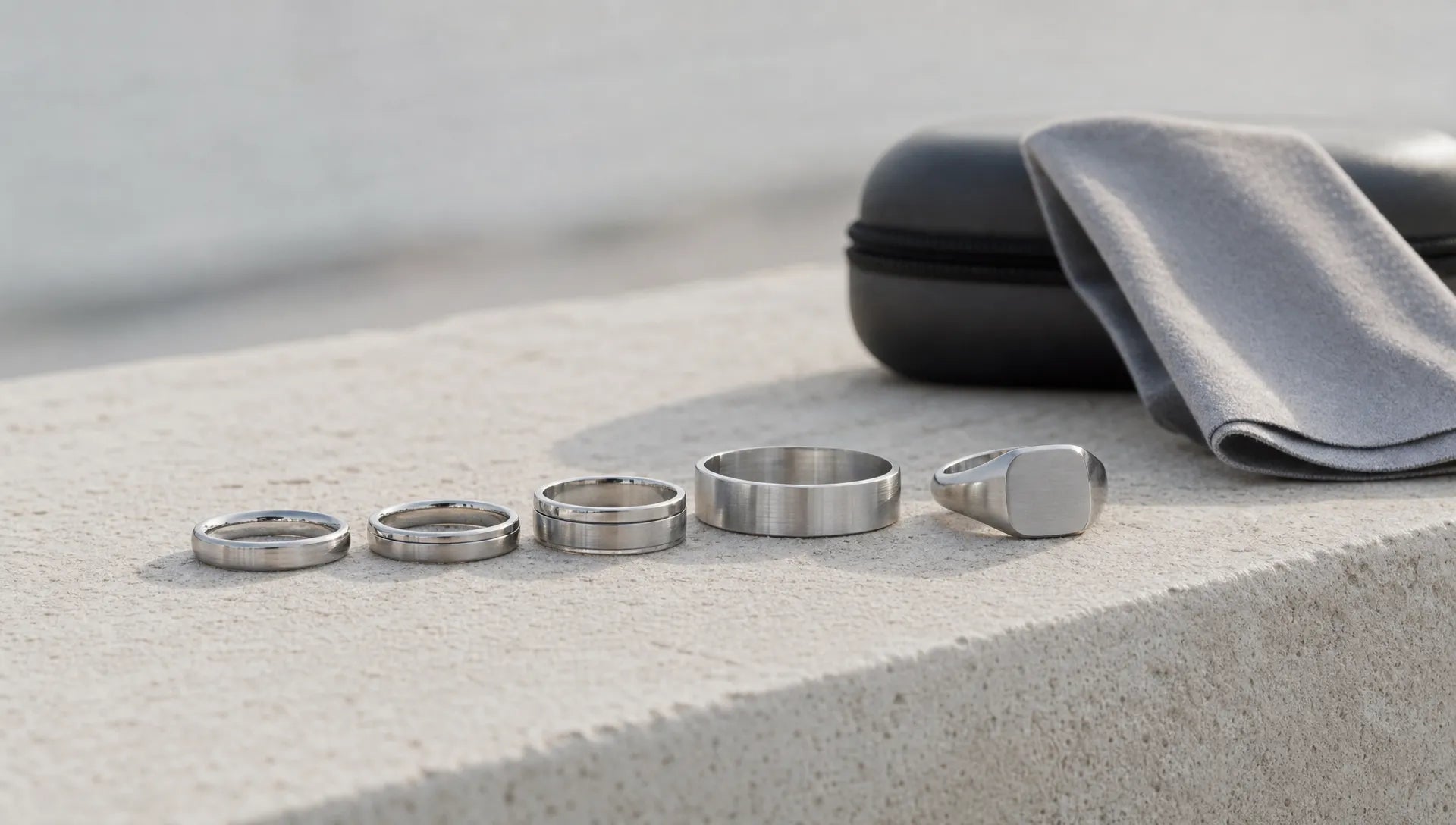 Ringe aus Edelstahl: Welche Styles bleiben zeitlos?