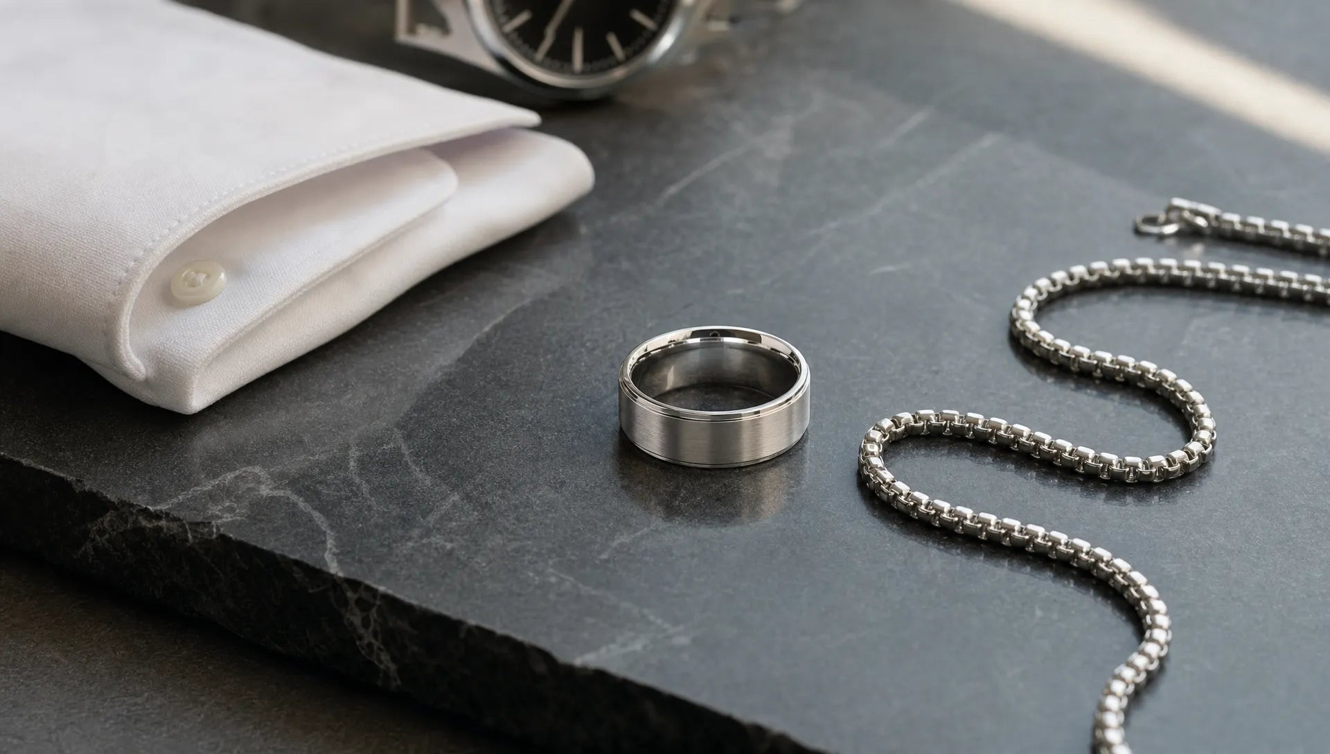 Herrenschmuck in Silber richtig auswählen