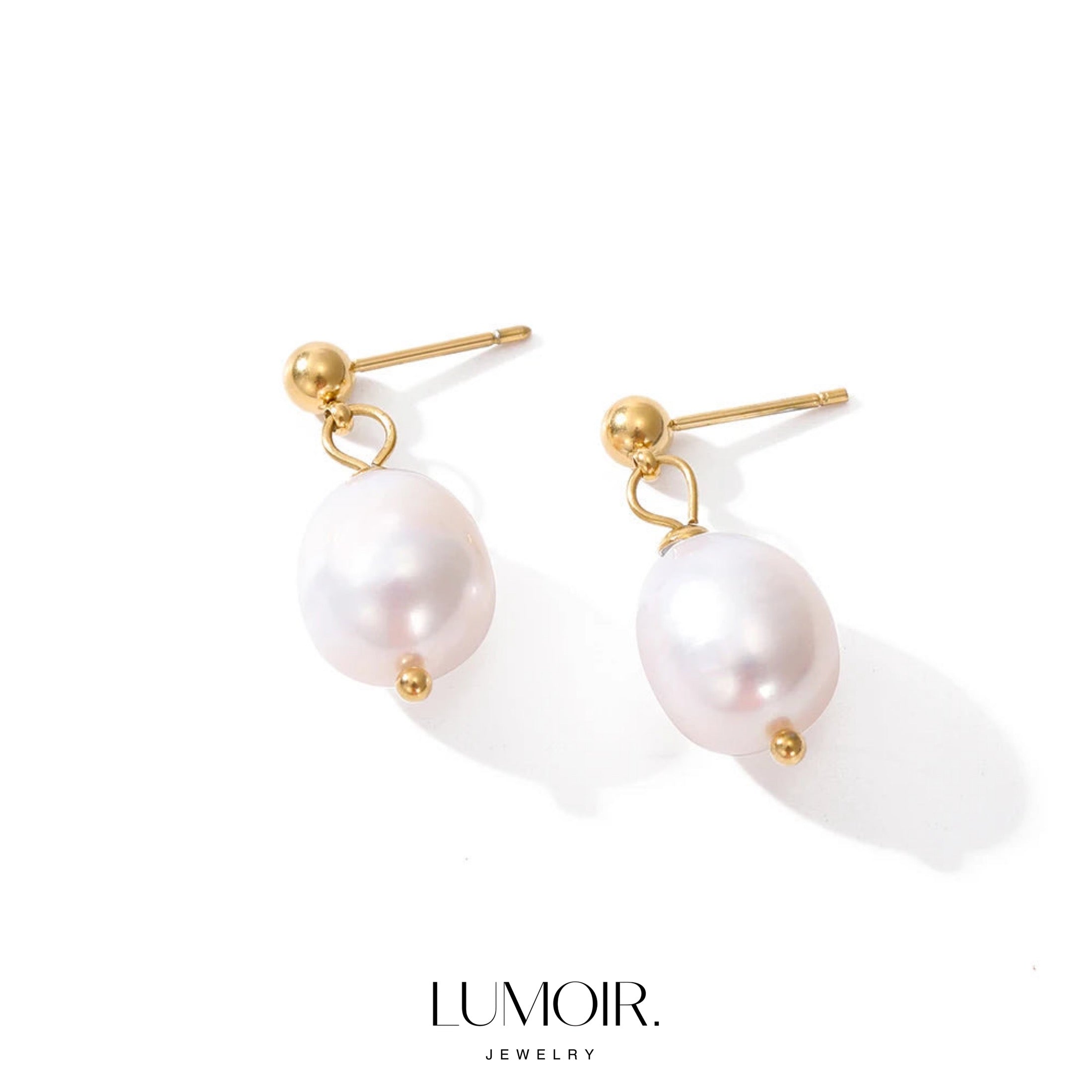 Oleni pearl earrings