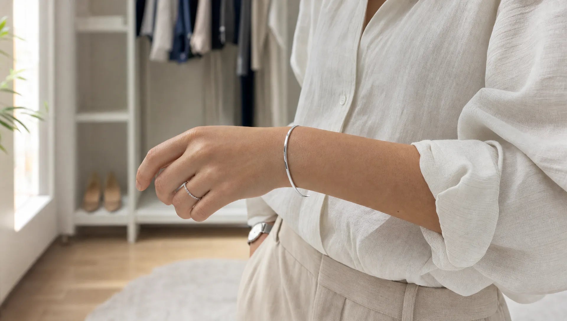 Silber Armspange modern und minimalistisch stylen